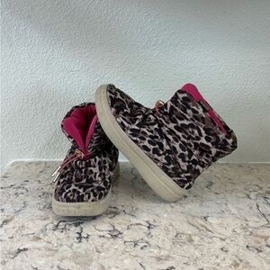 Hey Dude Kids Cheetah Pattern Boots with Vibrant Pink Interior